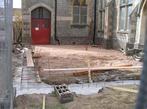 5/4 The concrete foundations and steelwork have been laid.